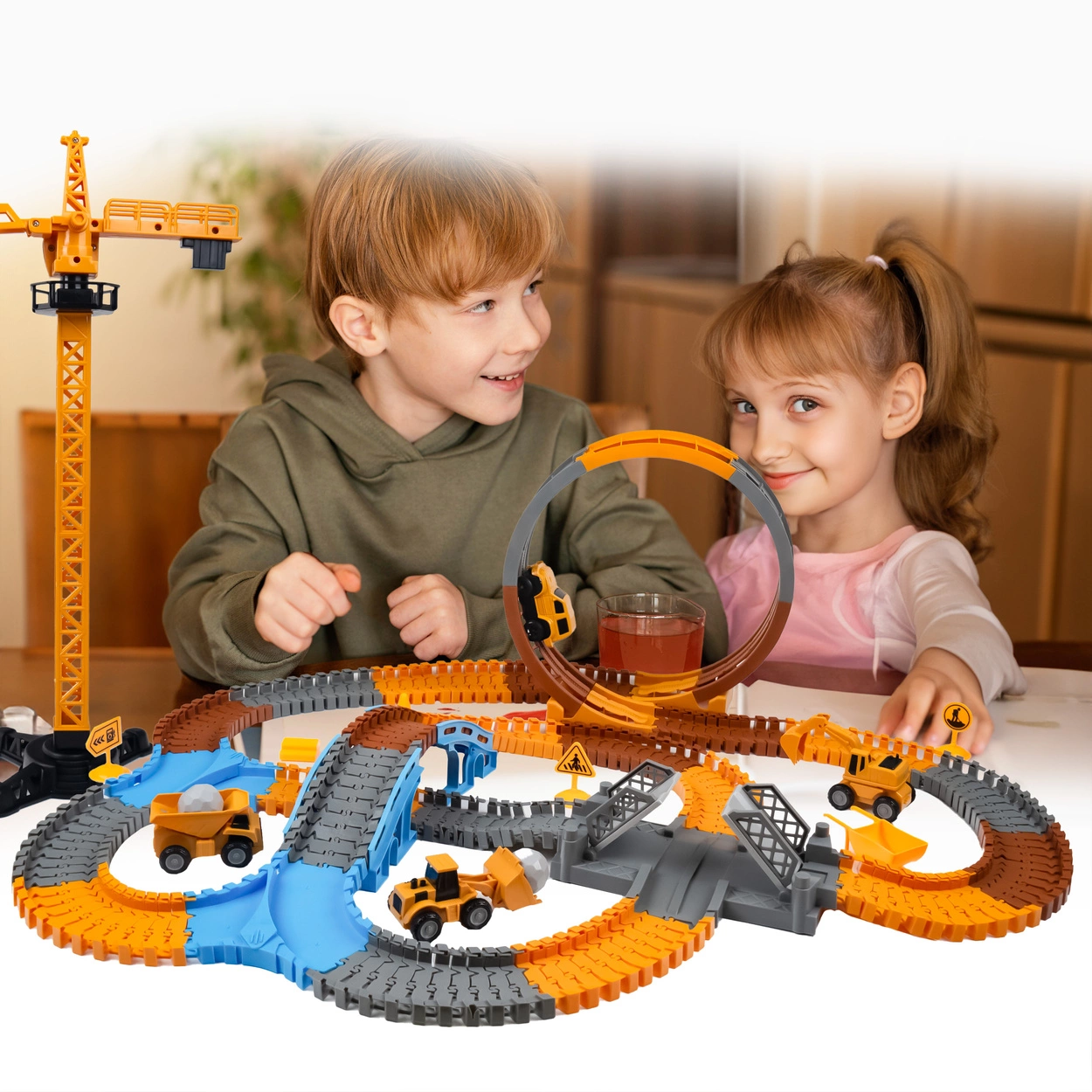 Mega Tor Wyścigowy Interaktywny Zestaw Budowlany Autka 243 Elementów