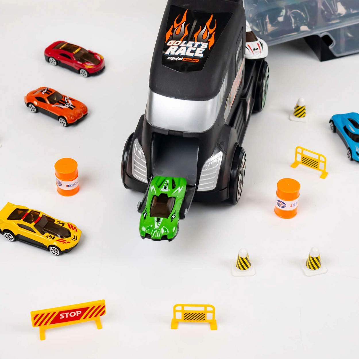 Transporter Ciężarówka na Resoraki 6 Autek Akcesoria Plansza