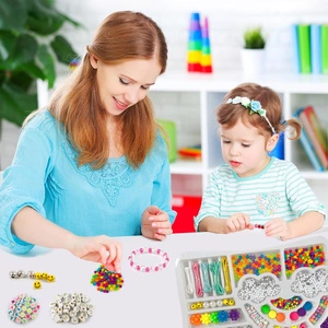 Koraliki do Bransoletek Biżuterii Literki Buźki Emoji Duży Zestaw w Walizce