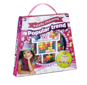 Zestaw drewnianych koralików bransoletki kwiatki