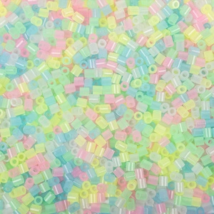 Koraliki do prasowania ŚWIECĄCE W CIEMNOŚCI 1500 szt Benny Beads