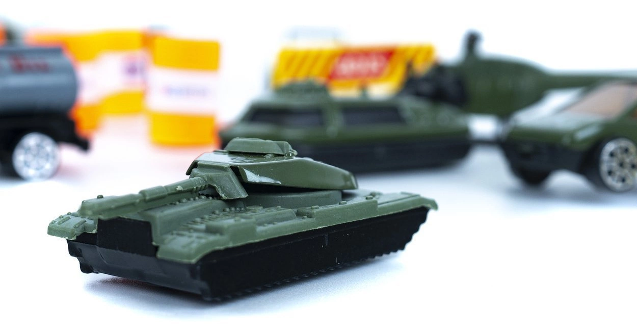 Wojskowa Laweta na resoraki + WYRZUTNIA