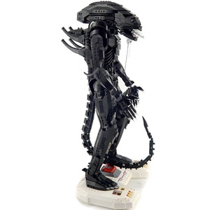 Klocki Technic Obcy Alien 2000 ele (model kolekcjonerski)