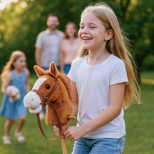 Koń na kiju - zabawkowa głowa konia z efektami dźwiękowymi