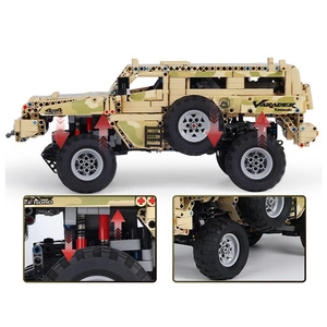 Klocki Technic Militarne Terenówka Hummer 2028 ele Mould King 13131
