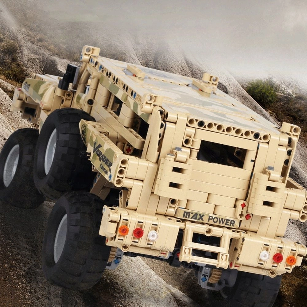 Klocki Technic Militarne Terenówka Hummer 2028 ele Mould King 13131