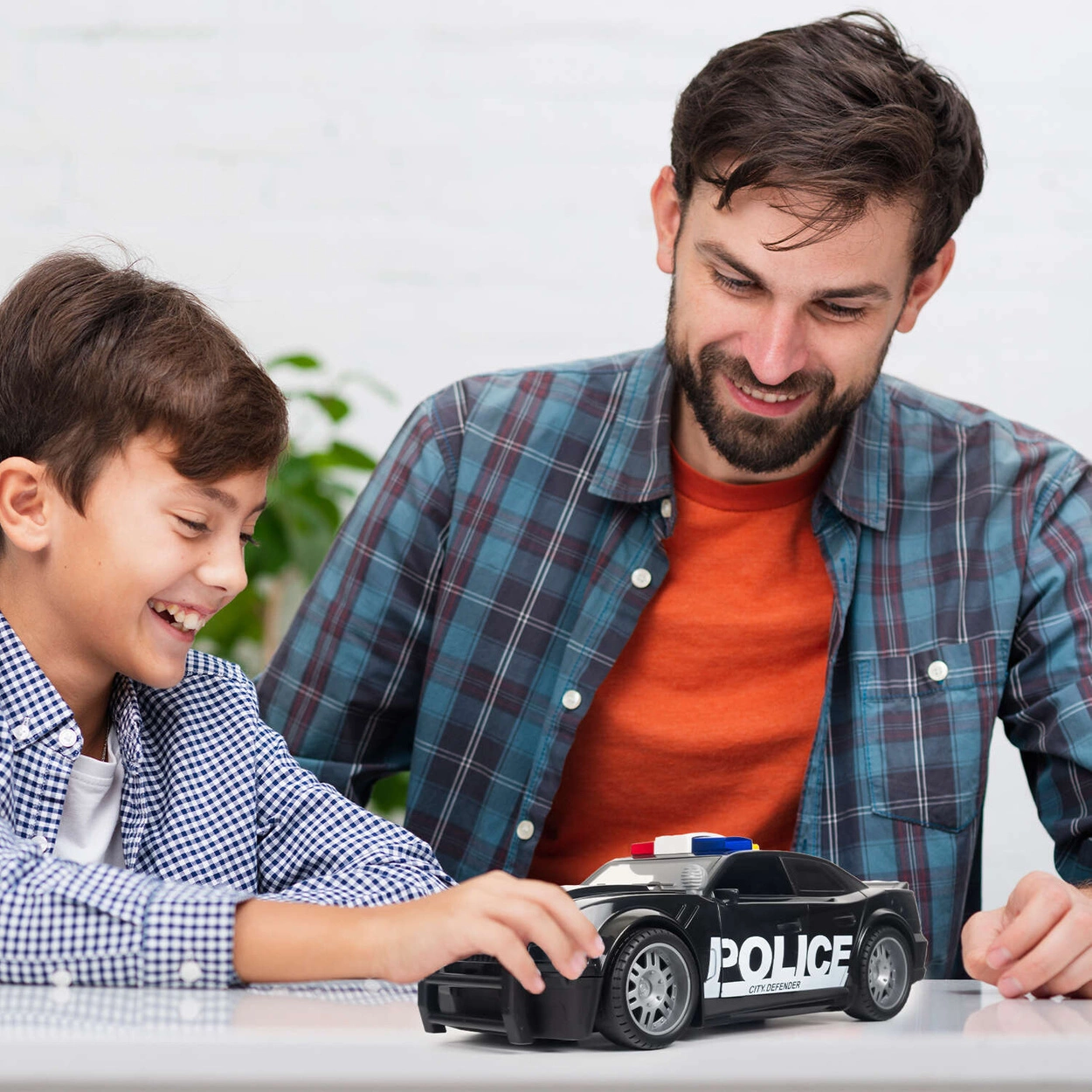 Auto Policyjne Zabawka Czarne 666-12Q w skali 1:14